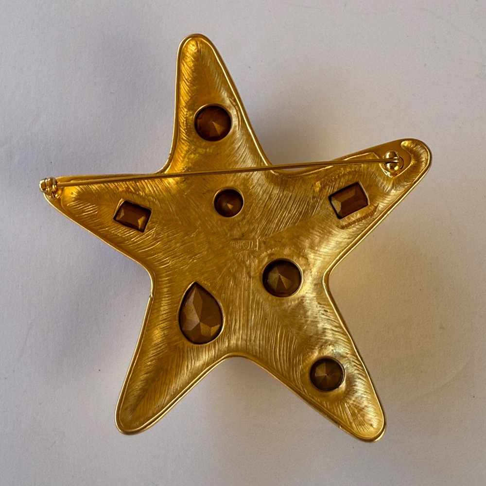 Kenneth Jay Lane Gold Star Brooch with Crystal Accents - Picture 2 of 5